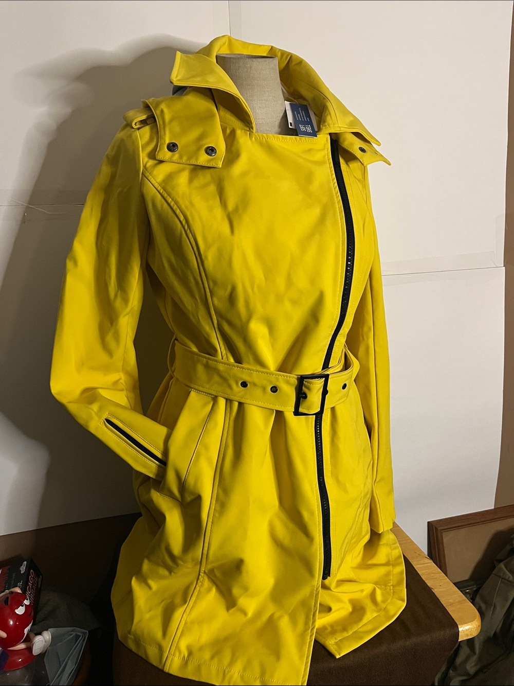 🌹NWT water resistant jacket asymmetrical zipper bright yellow hood - Picture 5 of 9